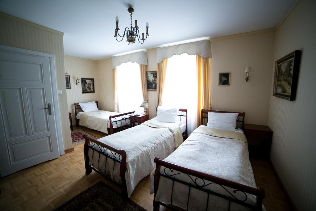 Dworek Ojca Mateusza Sandomir Extérieur photo