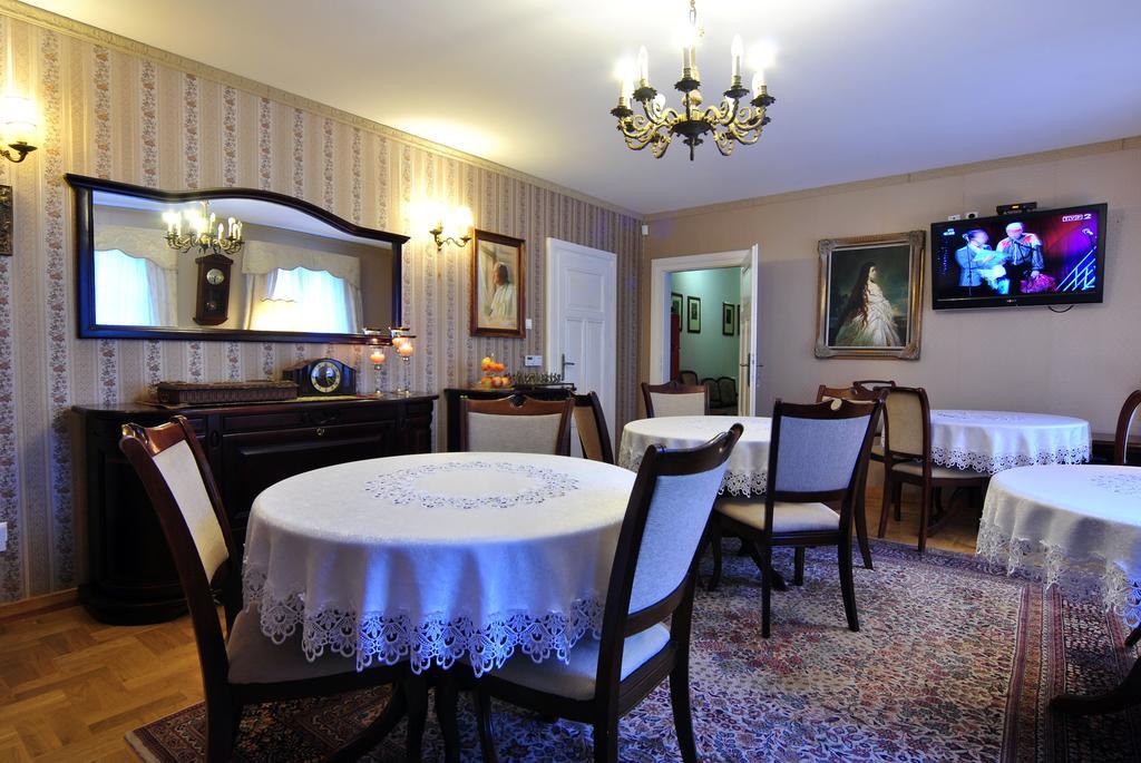 Dworek Ojca Mateusza Sandomir Extérieur photo