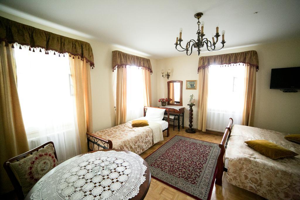 Dworek Ojca Mateusza Sandomir Extérieur photo