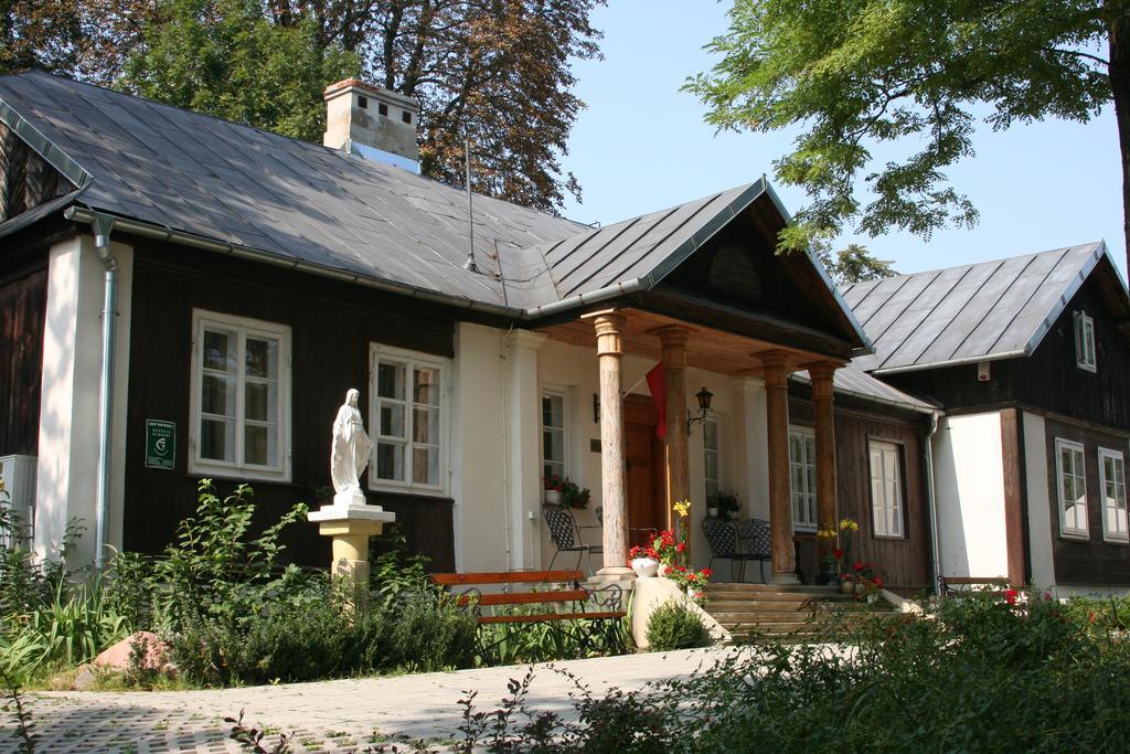 Dworek Ojca Mateusza Sandomir Extérieur photo